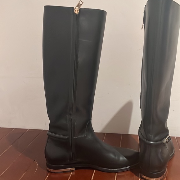 Burberry Endenbery Flat Knee High riding boot, size 36 - Picture 3 of 13